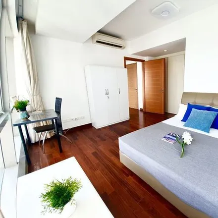 Rent this 1 bed apartment on Drop Off in The Sail @ Marina Bay, Singapore 018987