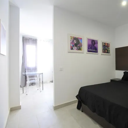 Rent this studio apartment on Travesía Huerta del Obispo in 6, 28039 Madrid