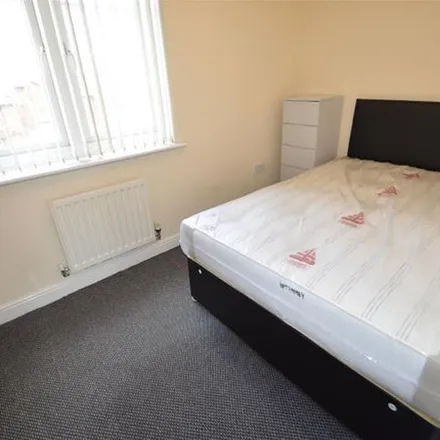 Rent this 4 bed townhouse on Chorlton Road in Manchester, M15 4JF