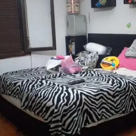 Buy this 3 bed house on Quiroga Sarmiento 4048 in Villa Marta, X5009 EJT Cordoba