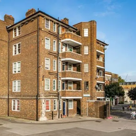 Buy this 3 bed apartment on Tenterden House in Kinglake Street, London
