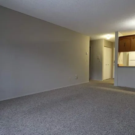 Image 4 - The Southmore, 621 57 Avenue SW, Calgary, AB T2V 0H5, Canada - Apartment for rent