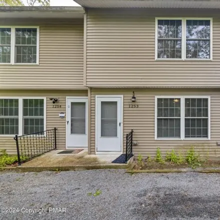 Buy this 3 bed townhouse on 133 Chateau Drive in Middle Smithfield Township, PA 18302