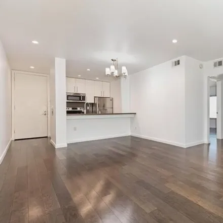 Image 6 - 8849 West 3rd Street, Los Angeles, CA 90048, USA - Condo for sale