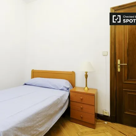 Rent this 3 bed room on Calle de Suecia in 3, 28942 Fuenlabrada