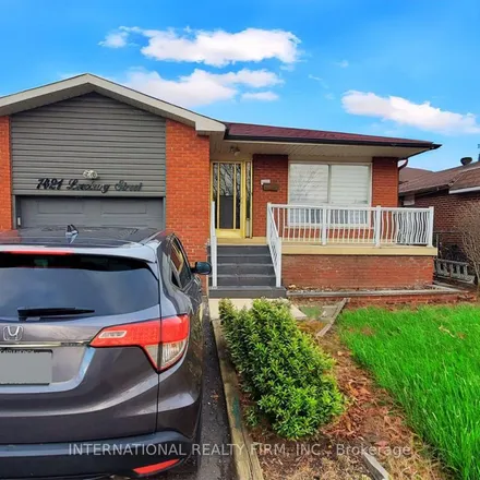 Rent this 3 bed apartment on 7411 Leesburg Street in Mississauga, ON L4T 3Z9