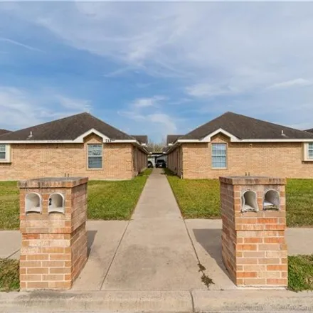 Image 1 - 726 West Bronze Drive, Thrasher Terrace Colonia, Pharr, TX 78577, USA - House for sale