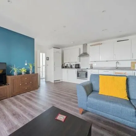Buy this 1 bed apartment on Ilford Hill in London, IG1 2AU