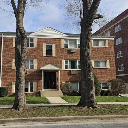 Buy this 2 bed condo on 1306 Perry Street in Des Plaines, IL 60016