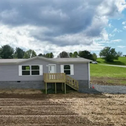 Buy this studio apartment on 52 Linksview Road in Russell County, KY 42629