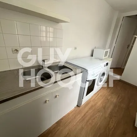 Rent this 2 bed apartment on 5 Place des Droits de l'Homme in 02000 Laon, France