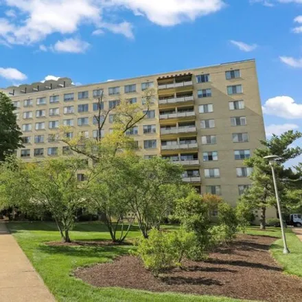Buy this 3 bed condo on 6621 Wakefield Drive in Belle Haven, Fairfax County