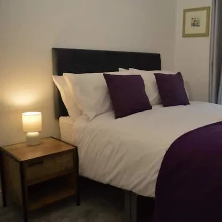 Image 3 - Liverpool, L19 1QY, United Kingdom - House for rent