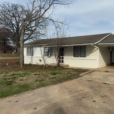 Buy this 3 bed house on 2080 Briarwood Avenue in Durant, OK 74701