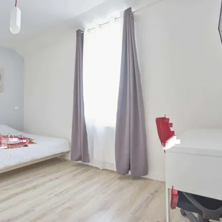 Rent this 2 bed room on 36bis Rue Eugène Descamps in 59160 Lomme, France
