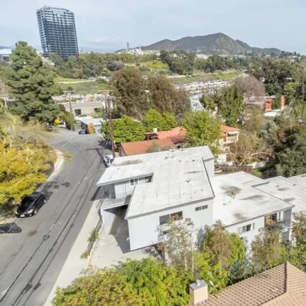 Image 3 - 3890 Fredonia Drive, Los Angeles, CA 90068, USA - House for sale