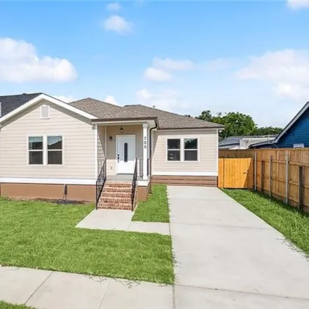Buy this 3 bed house on 707 Grove Avenue in Metairie, LA 70003
