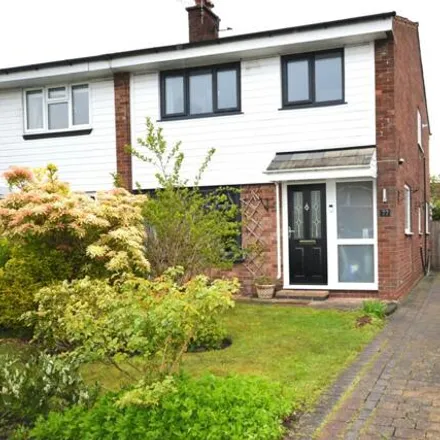 Rent this 3 bed duplex on Waltham Drive in Cheadle Hulme, SK8 7QW