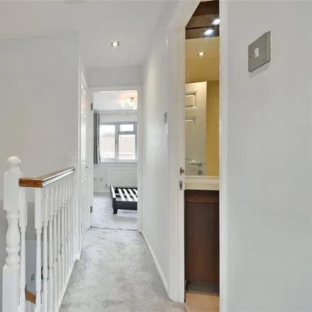 Image 7 - 78 Longfield Avenue, Grahame Park, London, NW7 2SQ, United Kingdom - Townhouse for rent