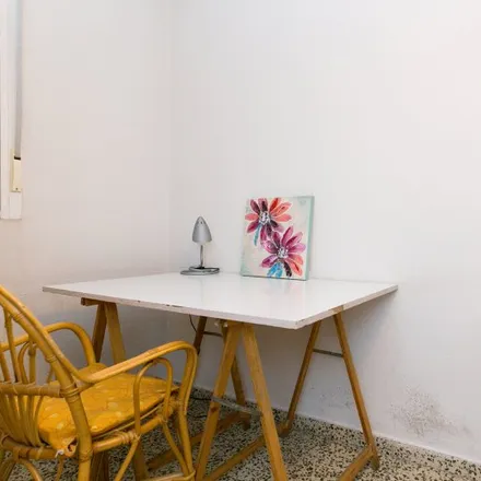 Rent this 3 bed room on Foodies in Calle Sócrates, 18002 Granada