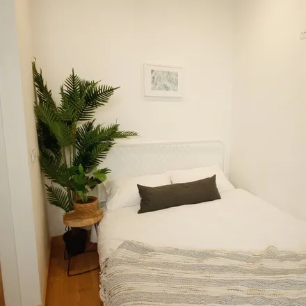 Rent this 6 bed room on Carrer de l'Arc del Teatre in 57, 08001 Barcelona