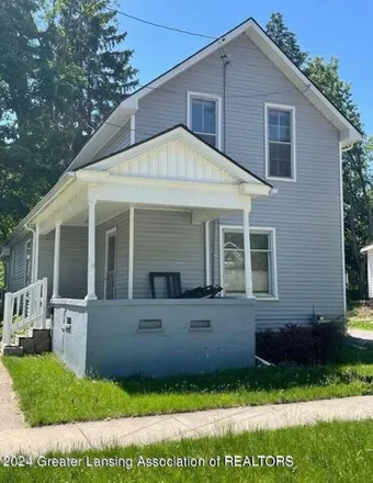 Buy this 3 bed house on 211 W Washington St in Grand Ledge, Michigan
