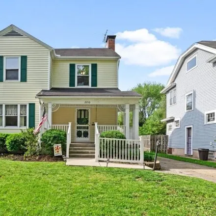 Buy this 3 bed house on 2314 Linden Avenue in Upper Arlington, Middletown