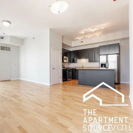 Rent this 3 bed condo on 1464 S Michigan Ave