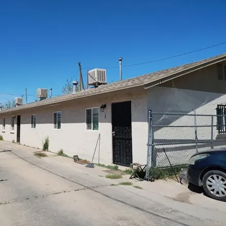 Image 2 - 187 N Awbrey St, El Paso, Texas, 79905 - House for sale