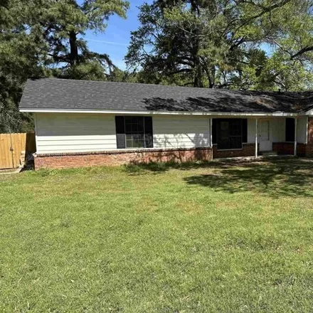 Buy this 4 bed house on 800 East Side Drive in Quitman, Wood County