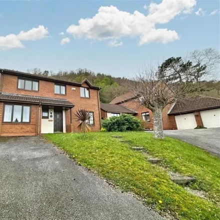 Buy this 4 bed house on Lôn Helyg in Abergele, LL22 7JQ
