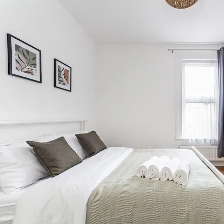 Rent this 3 bed apartment on London in NW2 6SY, United Kingdom