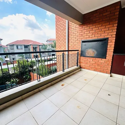 Image 5 - Jimmys killer prawns, Concorde Road East, Bedfordview, Gauteng, 2007, South Africa - Apartment for rent