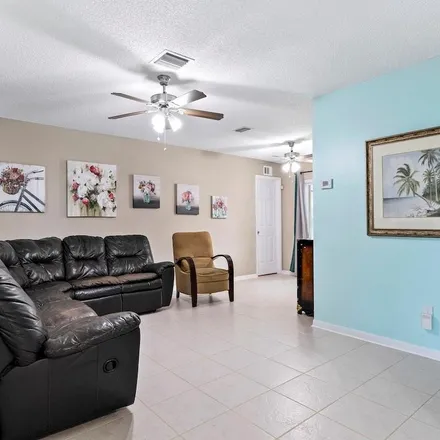 Image 3 - 532 Southeast Sunnybrook Terrace, Port Saint Lucie, FL 34983, USA - House for sale