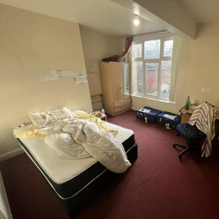 Image 2 - Cumberland Court, Chapel Lane, Leeds, LS6 3BW, United Kingdom - Room for rent