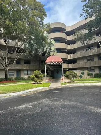 Buy this 2 bed condo on 1056 Colony Point Circle in Pembroke Pines, FL 33026