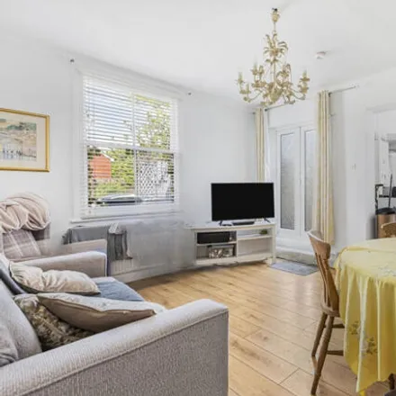 Rent this 1 bed room on 270 Colney Hatch Lane in London, N10 1BD