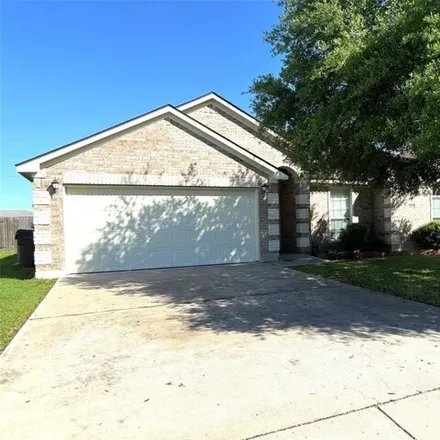 Image 1 - 502 Christopher's Cove, Lockhart, TX 78644, USA - House for rent