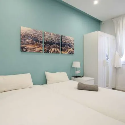 Image 8 - Carrer de los Castillejos, 363, 08025 Barcelona, Spain - Apartment for rent