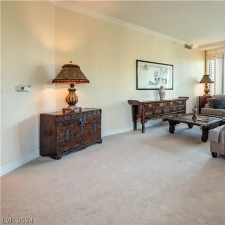 Image 7 - Park Towers, Hughes Center Drive, Paradise, NV 89109, USA - Condo for sale