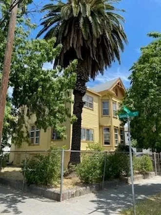 Buy this 6 bed house on 406 South Sutter Street in Stockton, CA 95202