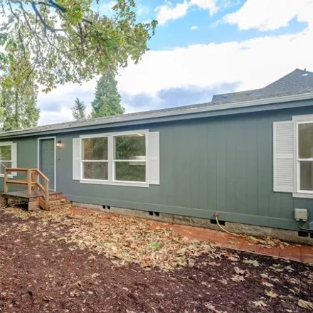 Buy this studio apartment on 698 Cupids Court in Woodburn, OR 97071