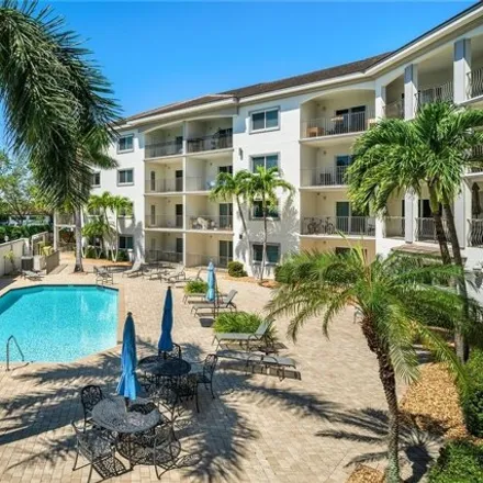 Buy this 1 bed condo on Grand Inn of Naples in Pine Ridge Road, Collier County