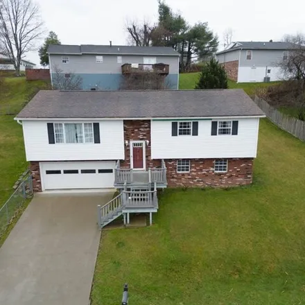 Buy this 3 bed house on 1910 Constitution Drive in Vernon Heights, Marion County