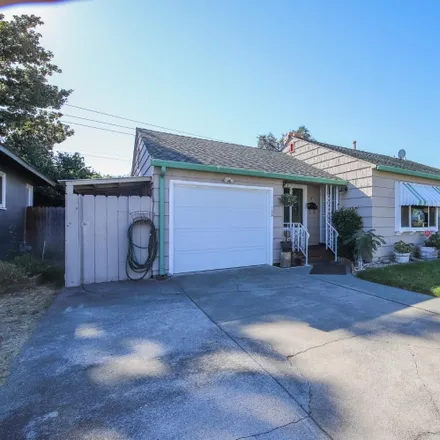 Image 3 - 135 Maple Street, Vacaville, CA 95688, USA - House for sale