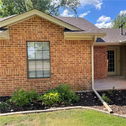 Rent this 3 bed house on 401 Ryan Way in Edmond, OK 73003