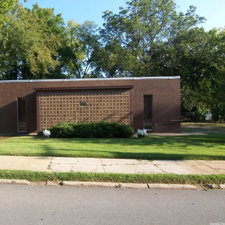 Buy this studio house on 100 East Shelton Avenue in Monticello, Drew County