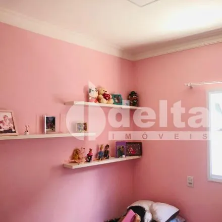 Buy this 3 bed house on Rua Guaiaca in Morumbi, Uberlândia - MG