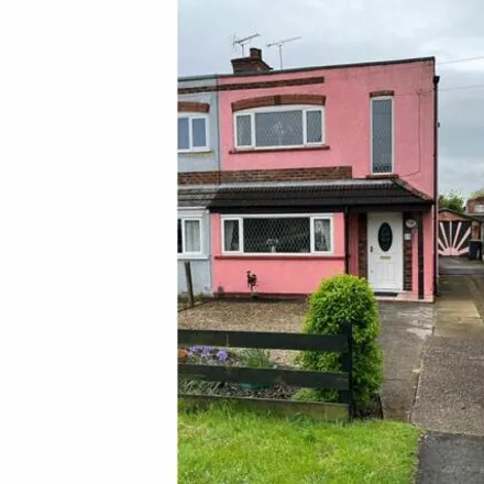 Buy this 2 bed duplex on Moorwell Road in North Lincolnshire, DN17 2RR