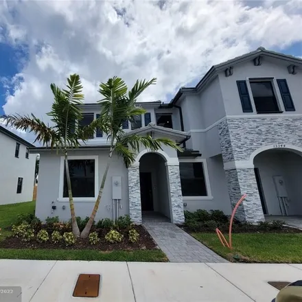 Rent this 3 bed townhouse on SW 287th Ter in Hollywood, FL